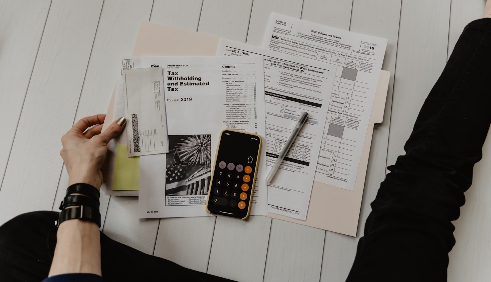 How to Build a Simple Emergency Fund in 2026